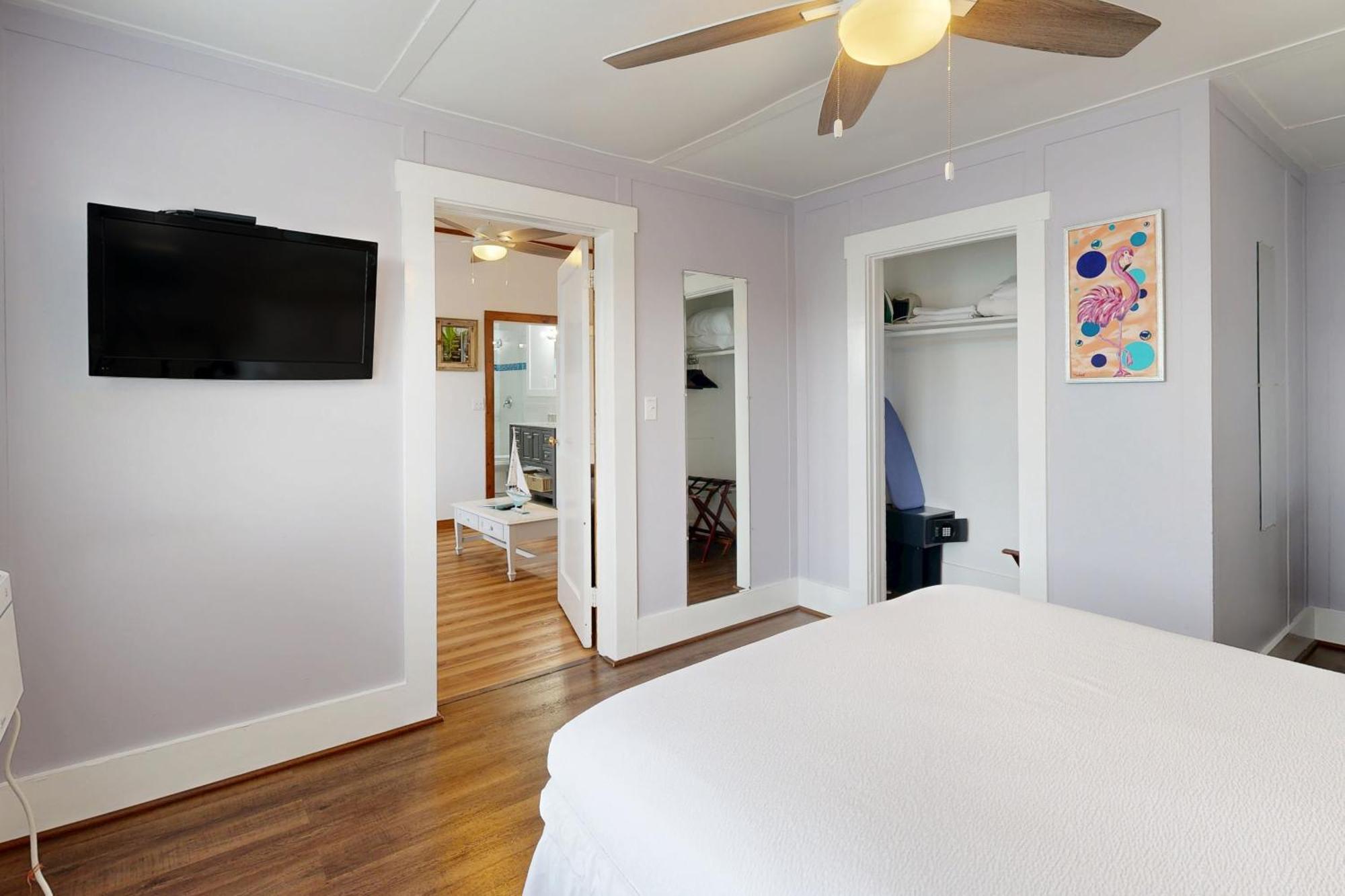 Four Flowers Guesthouse Кей Уест Стая снимка